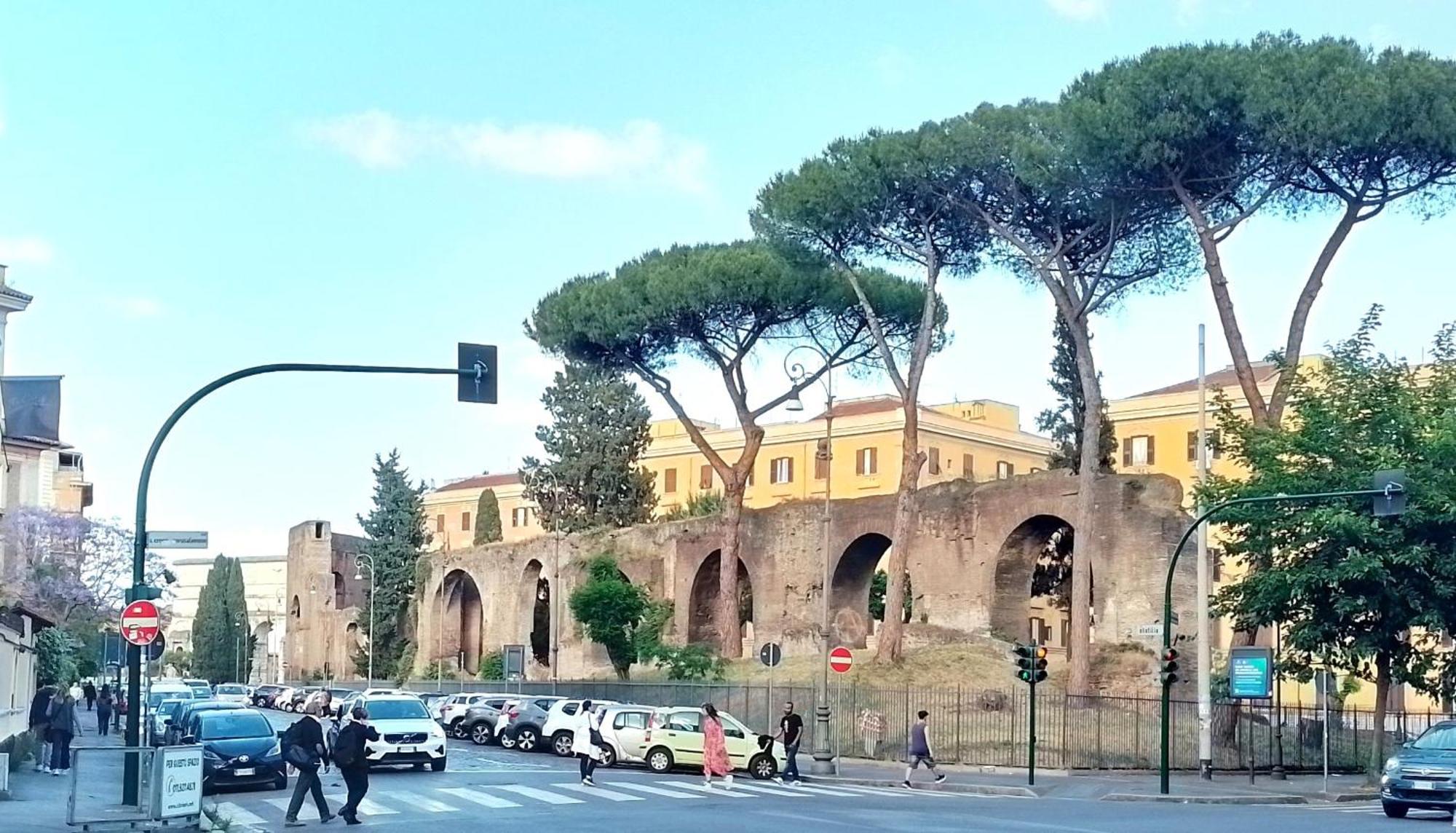 Acquedotto Di Nerone — Photos 2